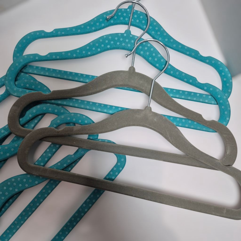 Infant Toddler Velvet Hangers Non Slip Slim‎ Polka Dot Teal Gray 13” Lot - Picture 3 of 5